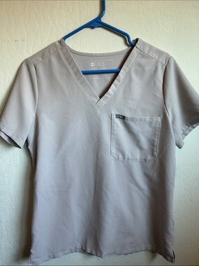 Figs Women’s V-Neck Scrub Top Slate